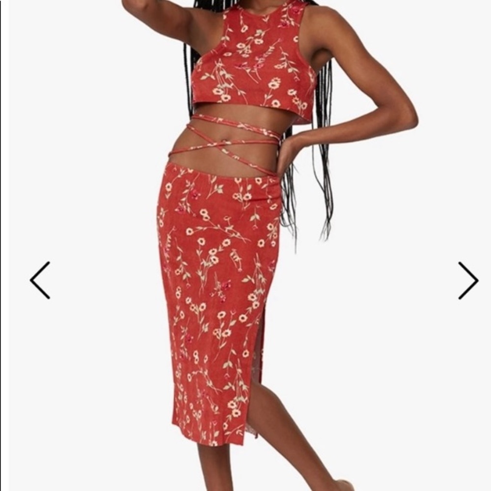 NWT WeWoreWhat Red daisy set